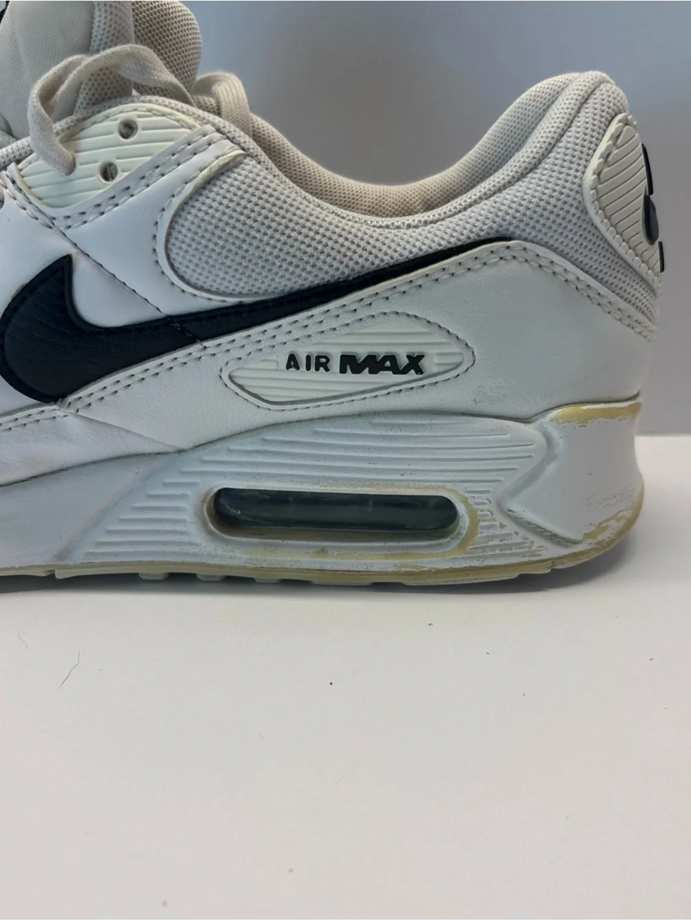Nike White and Black Air Max Retro Runner men’s size 8.5 women’s size 10